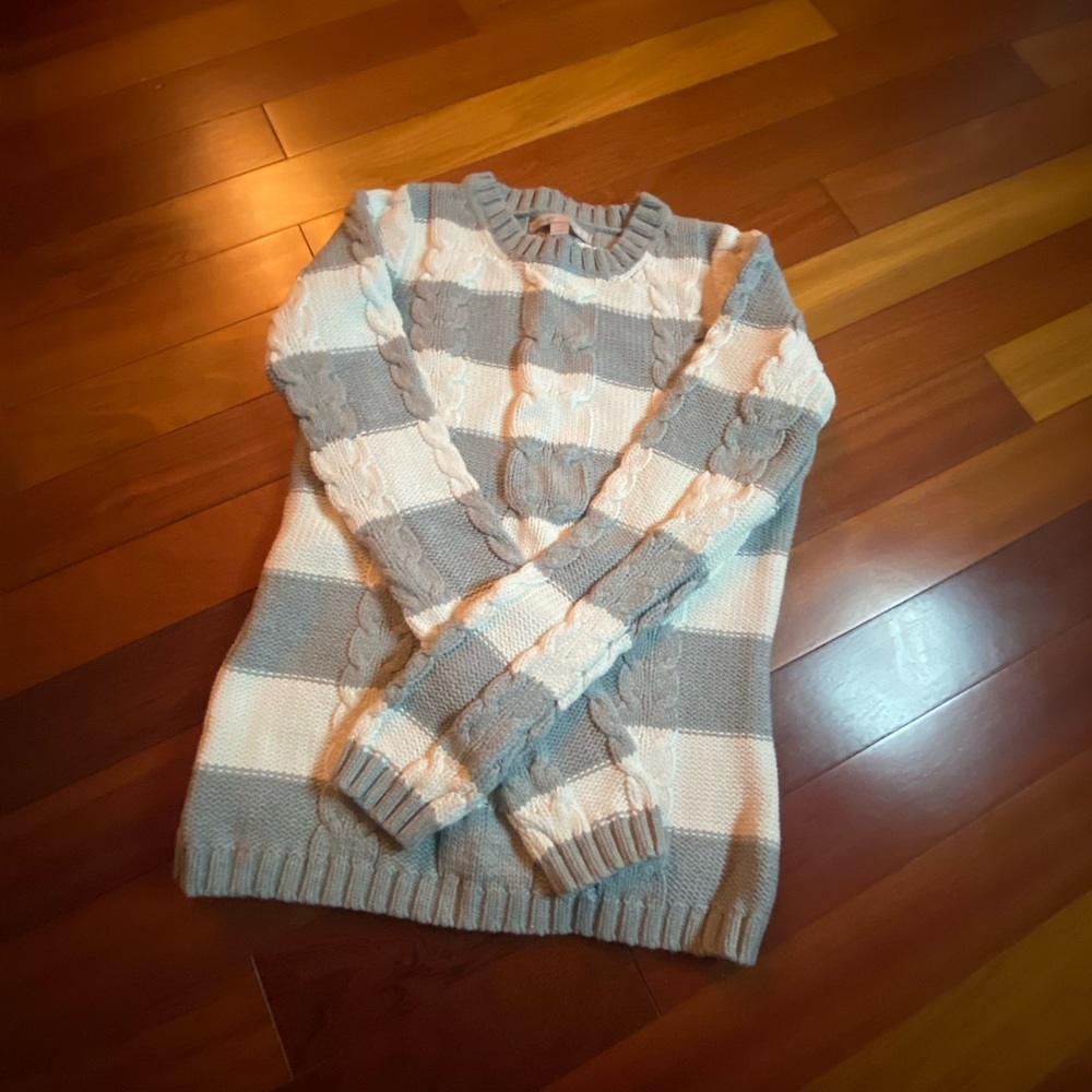 Thick Cable Knit Sweater Size Medium - image 8